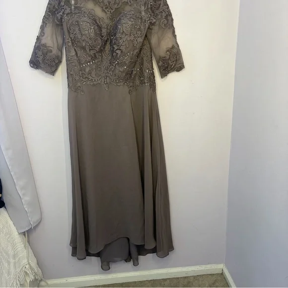 JJs House Zuzana Sequins/Lace Wedding/Evening Dress, NWT, Size 14( like a 12) - Picture 14 of 16